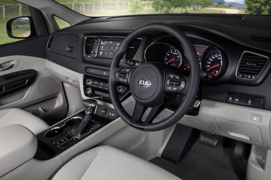 Панель приборов Kia Carnival S (YP) 2018 года  (AU) (фото 3 из 4)